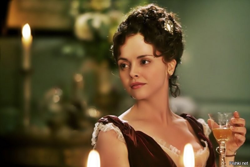 Не самое лучшее фото Кристины Риччи в подборке. Она на самом деле красивая. Девушка с изюминкой, как говорят.