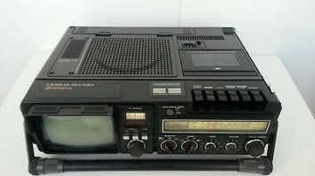 Эта телемагнитола была на удивление похожа на японца HITACHI K-50E, появившегося в продаже на 7 лет раньше.