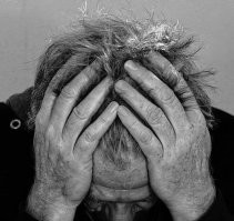 <<...женщины, дожившие до седых волос, отказываются стесняться своей седины...>>
Очередной мразм набирает обороты.