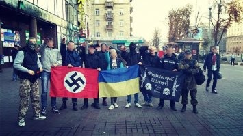 Тут, ни каких документов не нужно, эти животные нацистские среди нас шарятся.