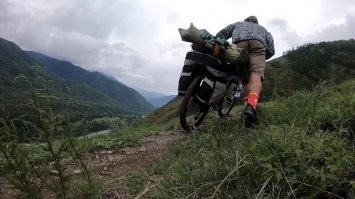 По моему Слава неровно дышит к автору...