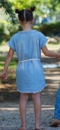 Пусть "спасибо" скажет своей мамаше-чернильнице, которая с рождения приготовила ей участь бесправного животного. Печально, что скорее всего и её дочку ждёт такая же судьба.