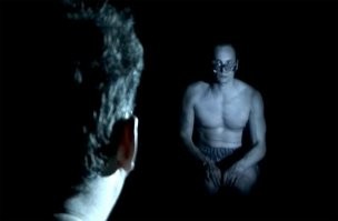 Я не знаю кто такой Кристиан Бэйл, (ни одного фильма, что на фото - не смотрел...)
Но почему-то эта "подборка фото" вызывает ассоциации вот с эти персонажем...

«Пыль»   российский художественный фильм, вышедший на экраны в России в 2005 году. Снят творческим объединением «СВОИ2000» в 2001 году.

Пыль   это суета, в которую погружены люди. Пыль   это всеобщие заблуждения, засоренность голов. Пылинки   это то, как воспринимает этих людей учёный, узнавший, как ему кажется, больше других об устройстве Вселенной. Жанр фильма «Пыль» можно охарактеризовать как фантастический реализм, или же экзистенциальную драму с элементами фантастики.