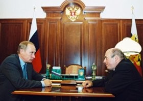 Известный узник Сиона. Правозащитник, защишал право советских евреев уехать из СССР в Израиль, чтобы мочить там арабов. Хорошо, что СССР избавился от этой мрази.
Хотя, Вова Путин встречалсы с ним в Кремле. Видимо, почуствовал родственную душу. Бывший гебист и сионист, пострадавший от КГБ - между ними вспыхнула настоящая мужская дружба.