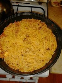 Честно, хотел выложить собу с говядиной, но не сохранилось фото в гугле.
Так что вот фото болоньезе, который у меня получился очень даже хорошо и с первого раза.