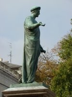 Посмотри на дюка со второго люка: