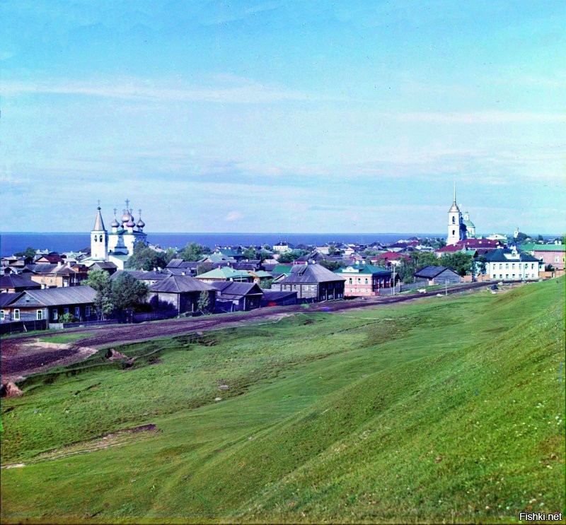 Вот Прокудин-Горский, действительно Россию фотографировал. При чём гораздо раньше.