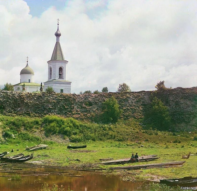 Вот Прокудин-Горский, действительно Россию фотографировал. При чём гораздо раньше.