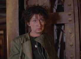 А мне в фильме "Кин-Дза-Дза" он напоминает Татьяну Васильеву