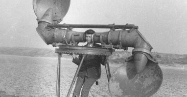 Проверку временем как раз таки они и прошли, различные "уши". Пропали из-за технического прогресса. 
Вы ещё скажите, что гусиные перья проверку временем не прошли.
Просто сменились радарами, да и увеличение скоростей самолетов все уменьшало время для реагирования для акустического способа.
Ещё и не такие были