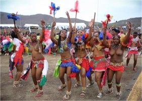 Хороший был король, развивал народные танцы.