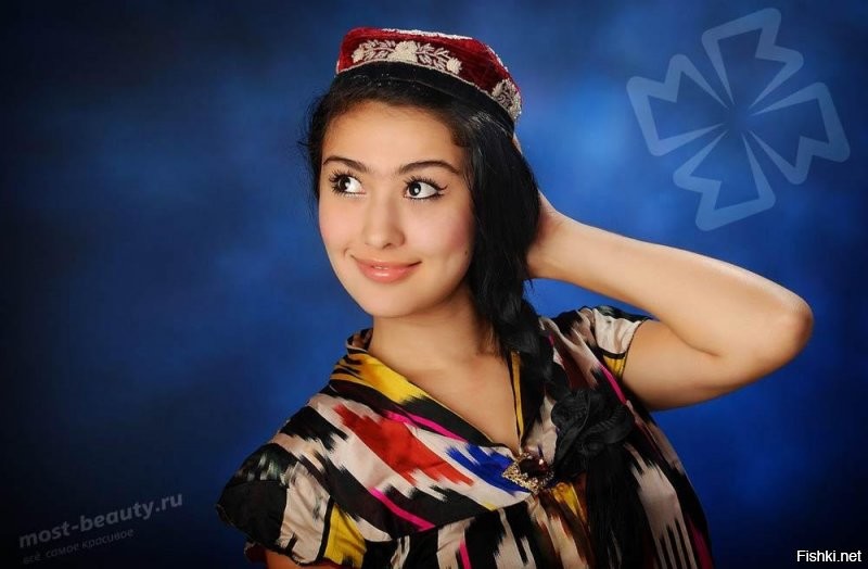 Национальный узбекский девушка...