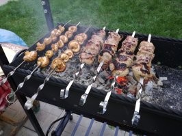 На даче, в лесу и у водоемов - было бы мясо, а приготовить мы сможем