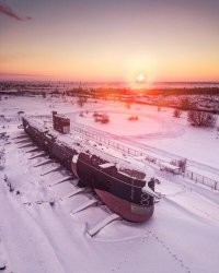 А каким боком памятник дизелюхи относится к заброшенному.