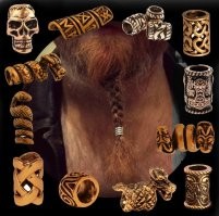 Когда такая шикарная борода, из неё же можно такой стиль наворотить... Ммм! Всякие кельтские косички с "гномьими" штуками. Главное, что с этой фигнёй борода и меньше растопыривается и выглядит опрятно