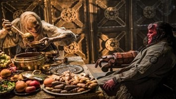 Вот как после такого не поверить в магию? Это же натуральный портал! Там даже дверь видна, а внутри...