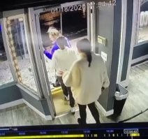 А, так это видео было? Спасибо! А то я всё эту фотку разглядывал-разглядывал, так и не понял нифига!