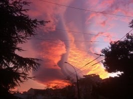 Одно и то же облако, с разницей в 2 часа. ( Ялта 2015г. декабрь )