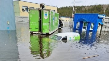 Это лето и весна.И то, в основном на природе. У памятников фоткать это везде красота будет