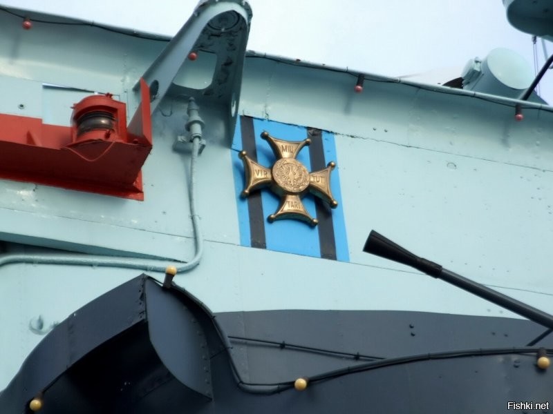 бывал в Гдыне, Видел сей корабль. Рядос стоит парусник