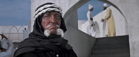 Весь фильм из таких кадров.
Амерзы просто идею украли как всегда.