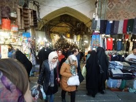 Вот Вам реальный Иран. Фотографировал мой сын в 2017 году.