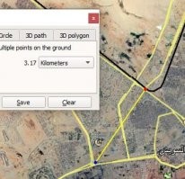 Такие резкие развороты для подобного сухогруза? Я понимаю что катер может так плавать... Не поленился, сделал эти скриншоты из видео. На последнем я отметил красным примерно те же 3 км.
Я не моряк, но расскажите мне - КАК 400-метровое, да еще и загруженное судно может делать такие выкрутасы?
