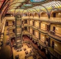 Про экстерьер? Вы серьёзно? пересмотрите фотографии поста ещё раз - там интерьерных хватает