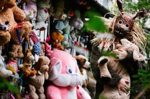 У меня тут через дорогу вот.
Екатеринбург.