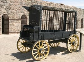 к чему угодно пристегнул...