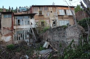 Что то це еуропейский мир грузинского разлива   лоском то не блещет.  А  всё порывается резню в Абхазии и южной осетии устроить.