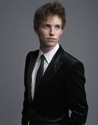 Дэвид Редмэйн, так то тоже не плохо справился с ролью!