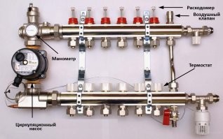 Сотый раз вижу эту картинку - сотый раз поражаюсь: хосспадя, да тут же фиттингов угроблено на бюджет Молдавии!!! Неужели нельзя было сразу купить обычный волтэковский латунный коллектор и не городить этот армагеддец?!! Есть же на любые потребности и кошелек!