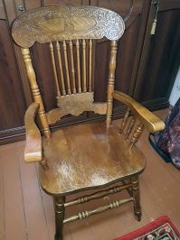 Нет, это новодел так скажем. Для меня очень он удобен как компьютерный стул, я не люблю кресла.
Вот ссылка если заинтересовал.