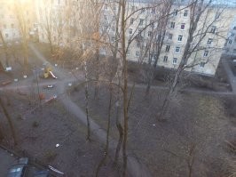 Что- то меня сильно задела эта тема.  Немного раньше я фото вида из своего окна опубликовал. Вот виды с других окон - СПб, Малая Охта. Последнее фото - повторяю первый снимок.

Очень жаль, что в нашем городе больше так не строят. 

(так вообще нигде больше не строят...)