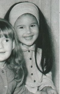 Не понял прикола! А где Моника?