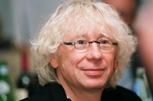 Всяких Трампов и Джонсонов знают чуть ли не все, а вот героев местного разлива стали что-то забывать. Это же Аркадий Укупник!