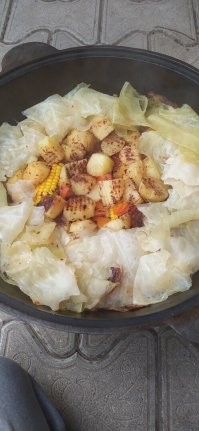 Ну да, ну да. Говно ты не хаваешь))))Ты его готовишь ))) Вот на этой самодельной <span style='color:gray'>[мат]</span>,под которую плиточку надо подкладывать, чтобы не качалась. 
Обтекай гурман))