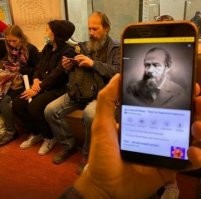 Больше на Конкина похож, нынешнего постаревшего и с бородой.