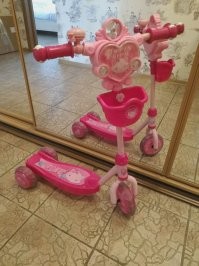 Сегодня нашёл самокат на мусорке в гаражном кооперативе. 
За 50 руб отмыл на авто мойке самообслуживания, отдам родственникам жены. 
Это уже третий ... видимо все переходят на электрические