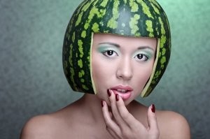 Мужик и жалкий бабский капслей
