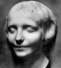 Забыли самую зацелованную девушку, Незнакомку из Сены.