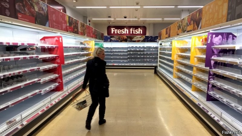 Вообще-то, сейчас пустыми полками продуктовых магазинов и богатые страны не удивить.