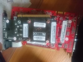 У меня с 775 проблема как раз в таких вещах как оператива и видео. Собирал в начале пандемии несколько терминалов для пожилых людей, скайпиться со внуками. На две единицы всего хватило, а после кидали кличь по друзьям , товарищам кто чем может поделиться. Радует что народ узнавая что стараюсь для пенсионеров и за бесплатно помогли так до сих пор некоторые экземпляры валяются, и на камеры тоже скинулись. На фото то что на столе под рукой лежит, а в кладовке еще с десяток.