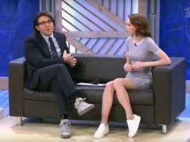 Вот на что способна девушка, которой действительно не хочется быть изнасилованной!
...а не вот эти вот истории с известного телешоу с сюжетом:
"Я пришла на скромную тусу где было 40 человек, выпила бутылку водки, меня соблазнил кавалер, которому я *опой терла бубенцы во время танца, а утром, поняв, что он не богат и замуж за него идти смысла нет -  написала заяву на износ".