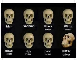 Дрифт с огоньком из Петербурга: «гонщик» не смог потушить свой автомобиль