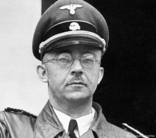 Шайссе! Моя любимая фирма терпит убытки! А может, ограбить пару миллионов евреев, а их самих отправить в Израиль? И всем будет хорошо.