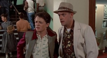 Всё верно, Павел. Фильмом занимались великие люди и внимание к мелочам было скурпулезным.
Док Браун в прошлом, где он на 30 лет моложе: