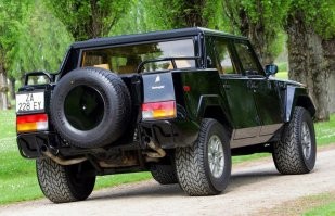 Когда ваш Range Rover застревает в снегу, берите Lamborghini LM002