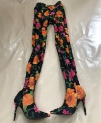 Подобное, может, где-то и прокатит, но только не у нас: у нас в обуви жилище нельзя)